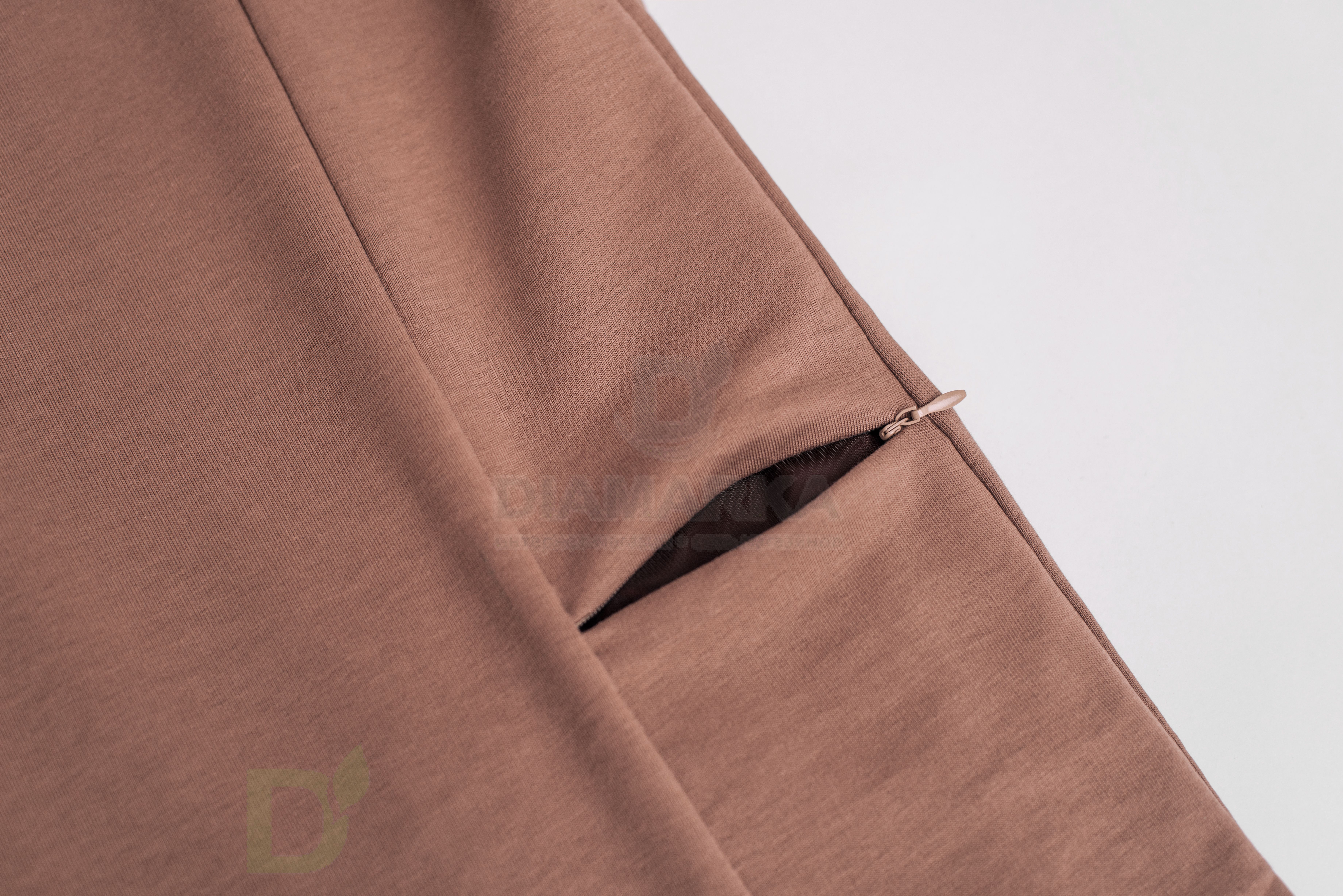 Футболка Pocket Stories для ношения инсулиновой помпы с 2 карманами на молнии Бежевая, oversize